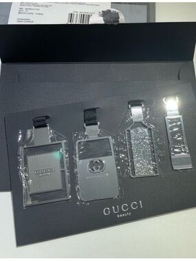 Gucci beauty luggage tag set
